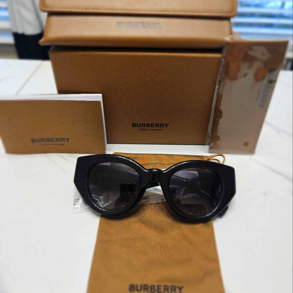 Authentic Burberry sunglasses